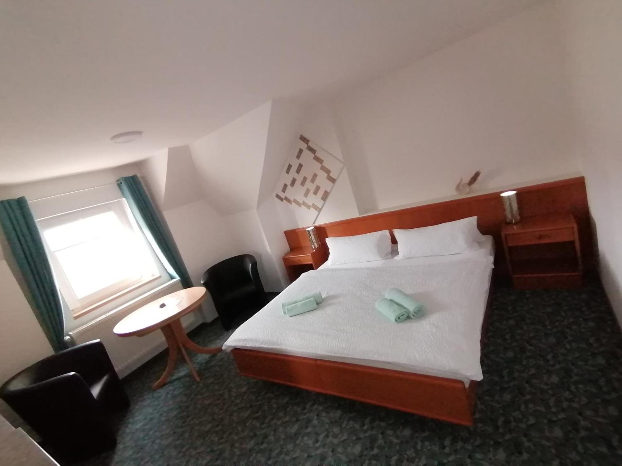 Domstadt Apartment *
